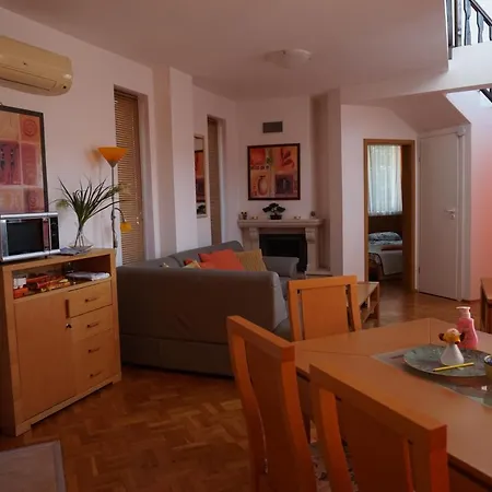 Apartmán Villa Margeritha Floral Hills Club 3 Bedroom Mit Privat Pool & Sea View Acheloj
