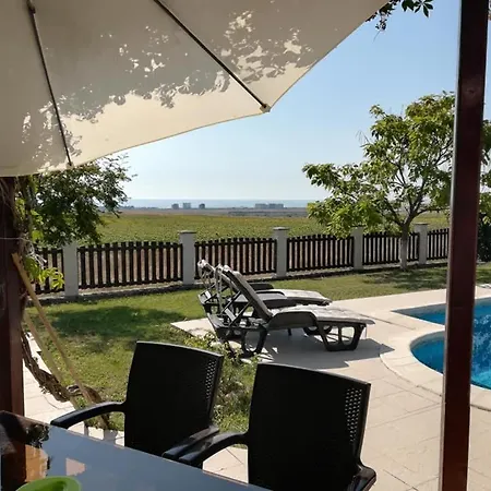 Villa Margeritha Floral Hills Club 3 Bedroom Mit Privat Pool & Sea View Acheloj